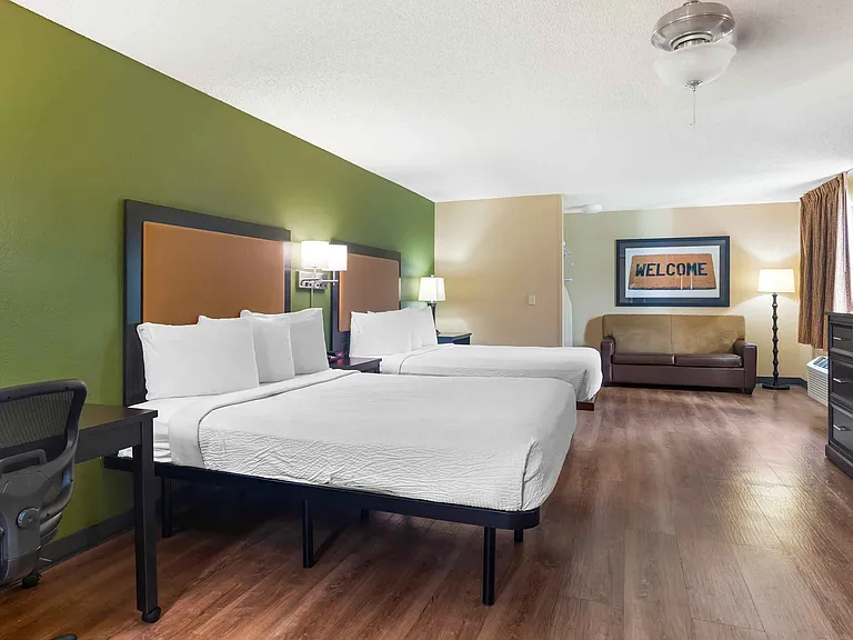 Deluxe Studio - 2 Full Beds