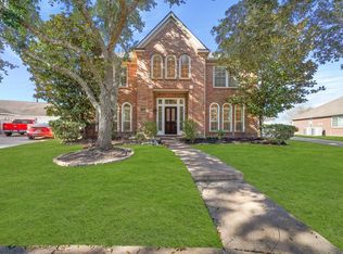5018 Berkshire Ct, Sugar Land, TX 77479