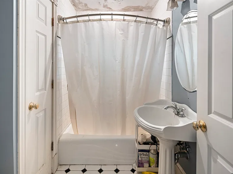 8 Leland St #1 — Photo 17
