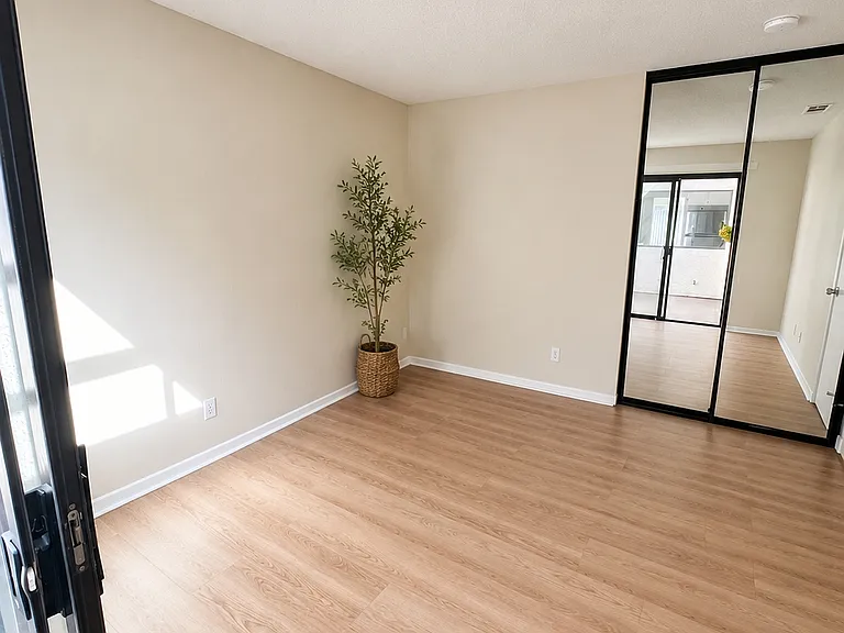 48973 Canyon Crest Ln — Photo 3