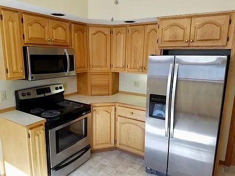 2nd image of 351 Hamilton St #351