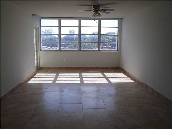 2nd image of 1351 NE Miami Gardens Dr APT 223E