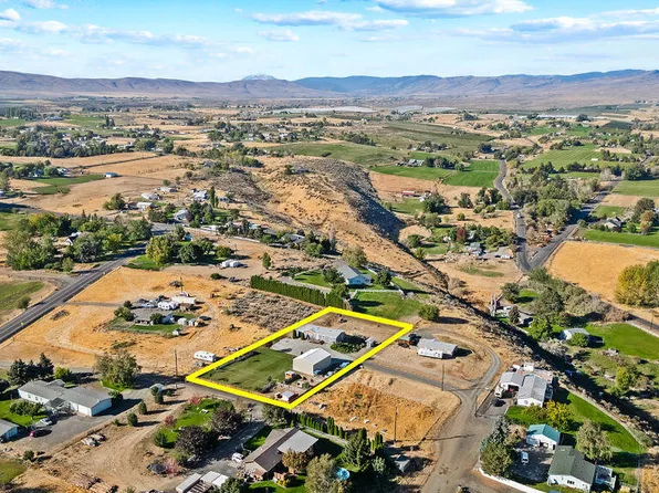 224 Jessica Ln, Yakima, WA 98908