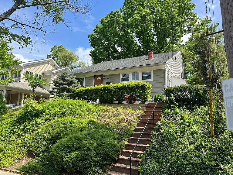 9715 Montauk Ave — Photo 9
