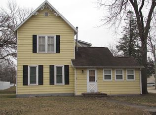 814 6th Ave SW, Independence, IA 50644