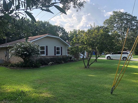 4th image of 1210 Avondale Dr