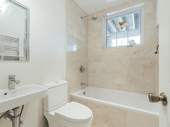 4th image of 136 Van Horne St APT 1