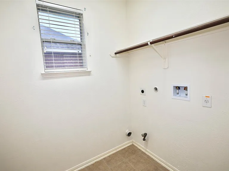 4106 Hidden Fort Ln — Photo 25