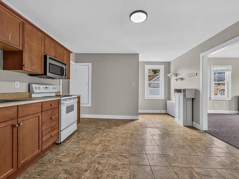 40 Brunswick Ave #2 — Photo 6