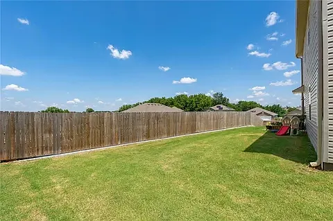 603 Woodcreek Loop — Photo 1