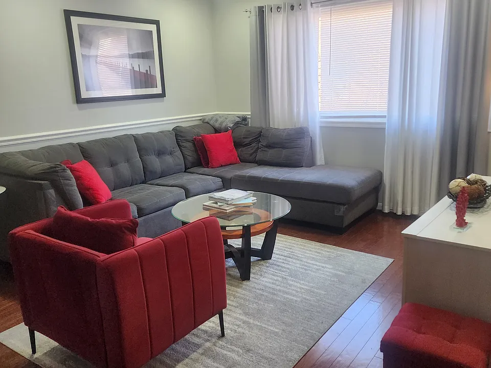 10 Halley Pl SE #103