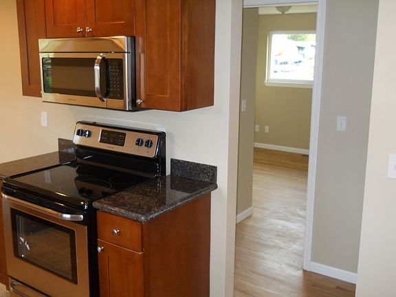 4th image of 3240 S 166th St