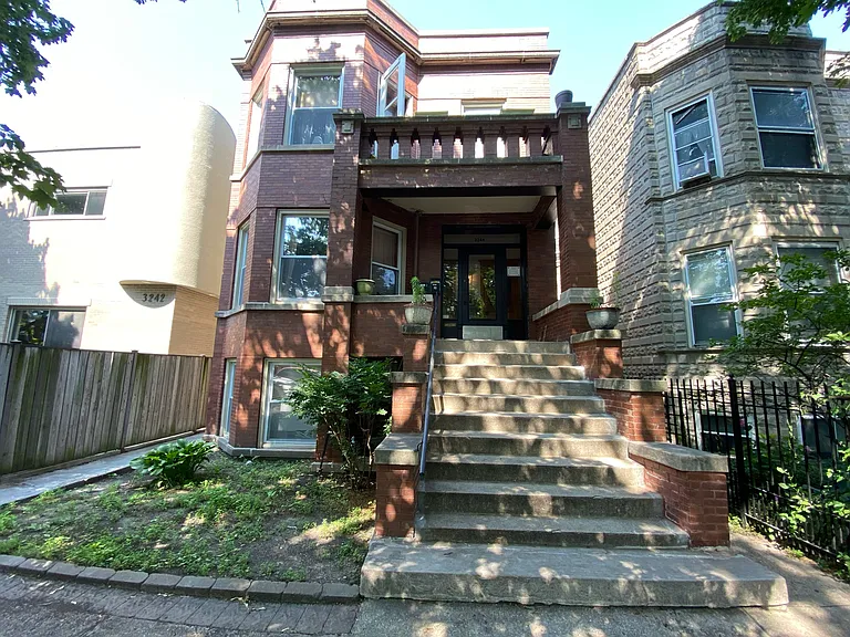 3244 N Oakley Ave #1F — Photo 2