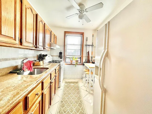 88-08 32nd Ave Unit 506, East Elmhurst, NY 11369