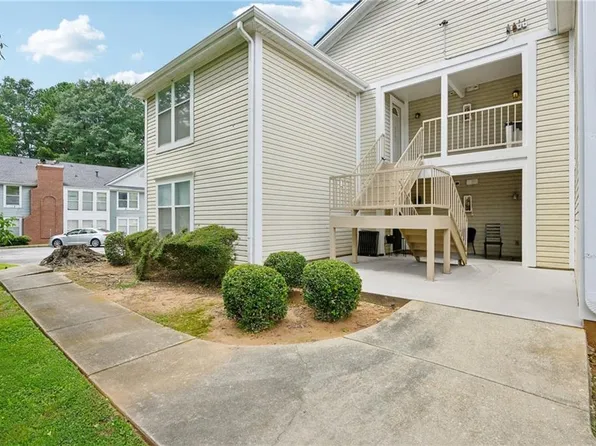 4263 Parkview Ct, Stone Mountain, GA 30083