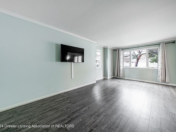 4th image of 623 Bainbridge Dr