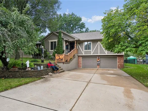 7314 N Olive St, Gladstone, MO 64118