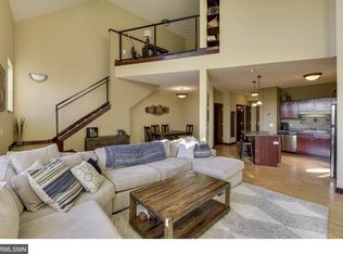 308 E 18th St APT 305, Minneapolis, MN 55404