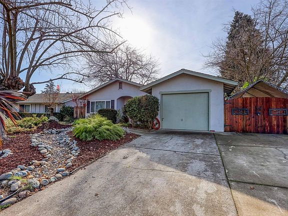 3rd image of 8546 Everglade Dr