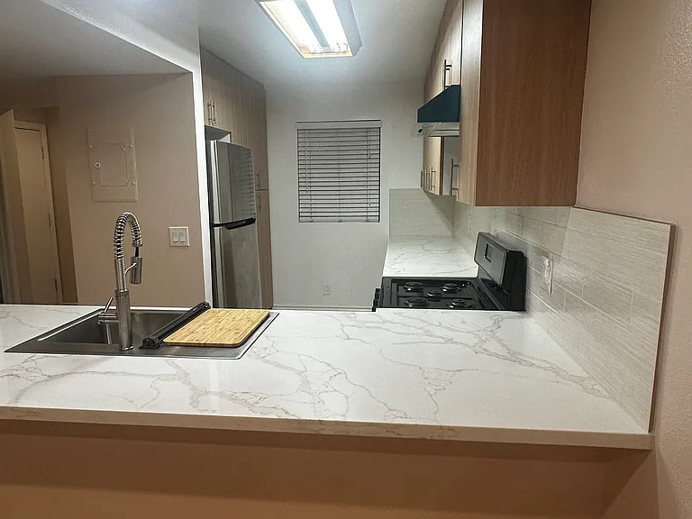557 E Verdugo Ave — Photo 20