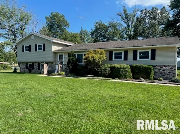 6097 E Dayton Dr, Woodlawn, IL 62898
