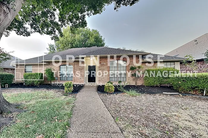 4 bed, 2.0 bath, 2130 sqft, $2,395 — Photo 1