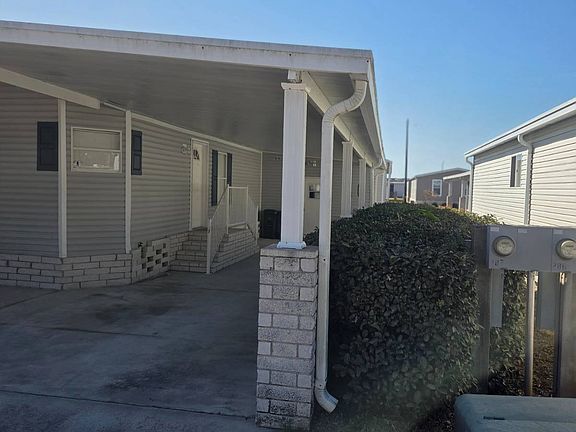 4th image of 287 Charlotte Cir E