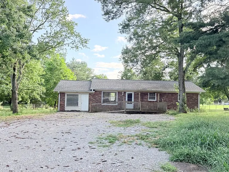 365 Stacy Rd — Photo 1