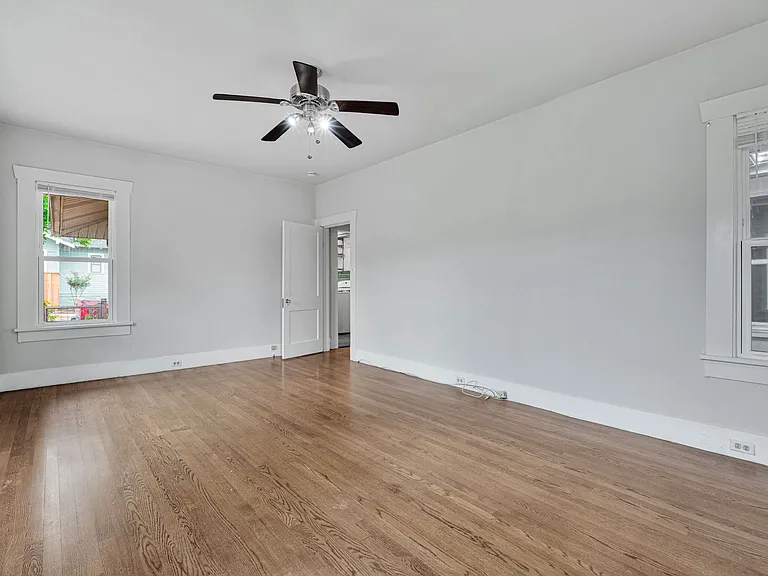 502 E Courtland Pl — Photo 10