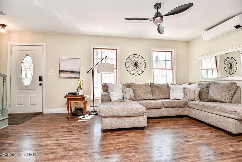 4th image of 57 White Birch Drive