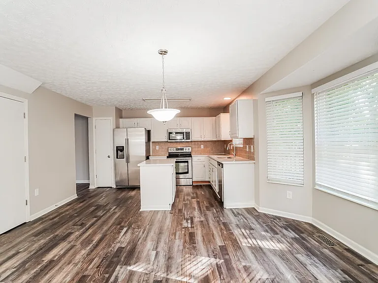 1561 Meadowlark Ln — Photo 9