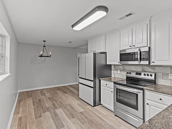 3rd image of 985 Malvern Rd