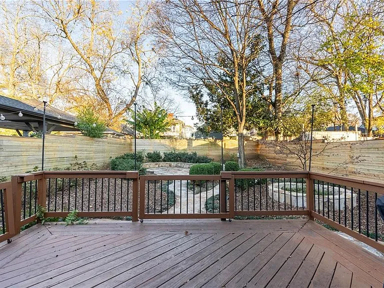 311 Josephine St NE — Photo 41