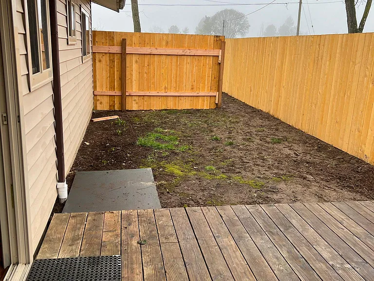 125 Curtis St NE — Photo 3