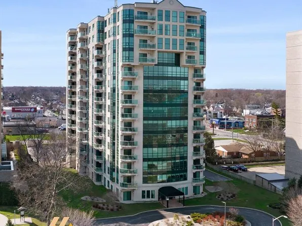 4789 Riverside Dr E #203, Windsor, ON N8Y 5A2