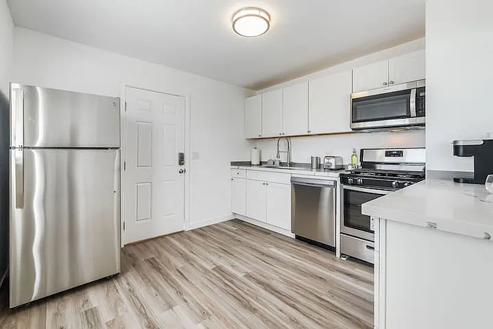 612 S 18th St — Photo 95