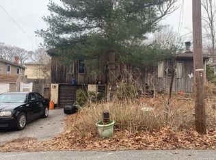 41 Tulip Rd, Kings Park, NY 11754