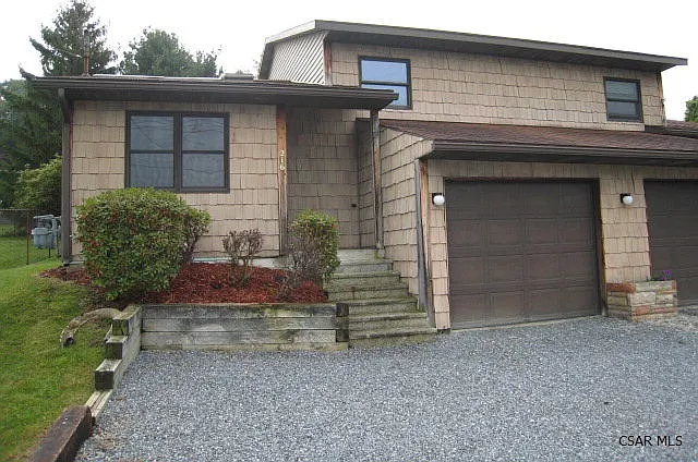 216 Hastings St — Photo 5