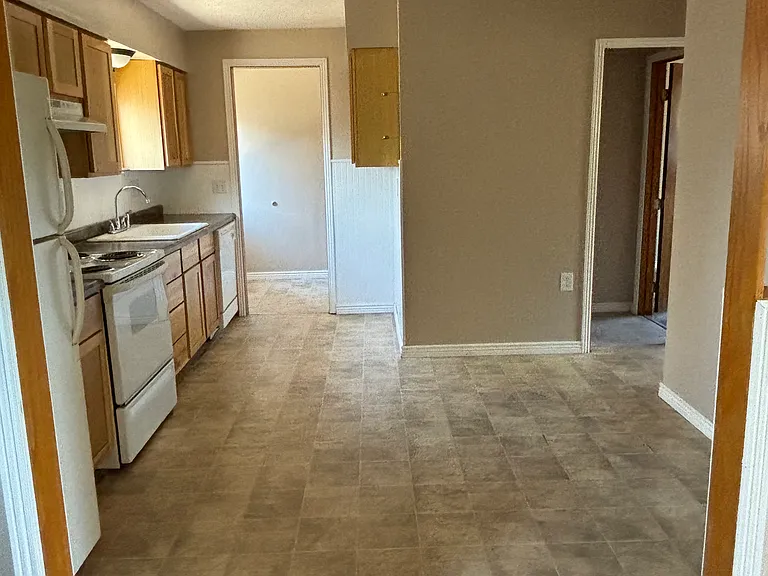 1002 Gurley Ave — Photo 6