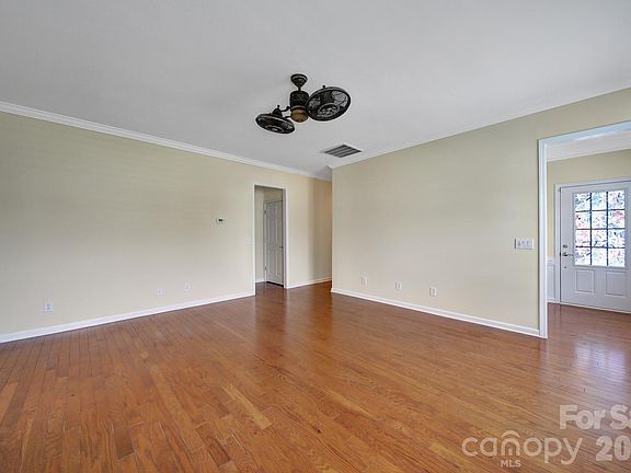 4th image of 9020 Smokey Hill Ln