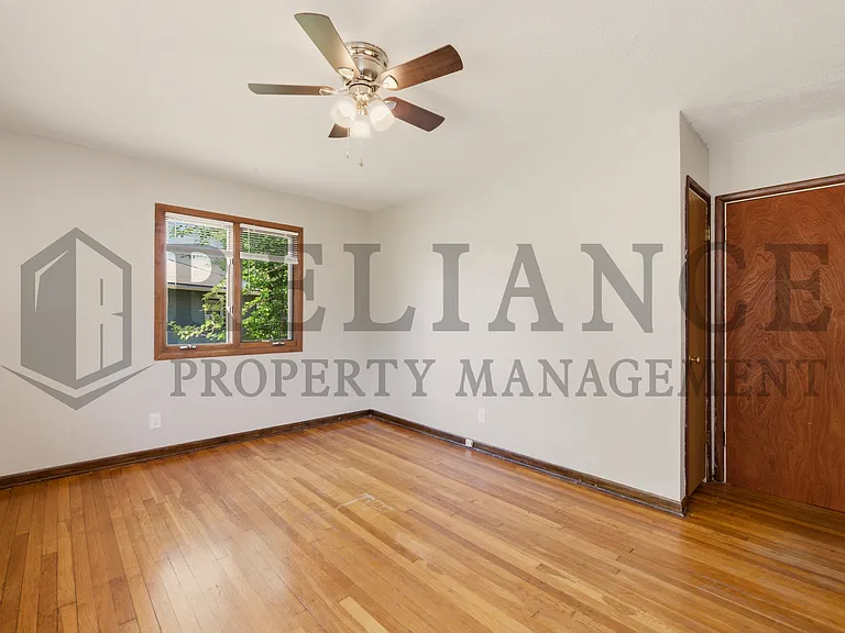 4853 S Madison Ave — Photo 27