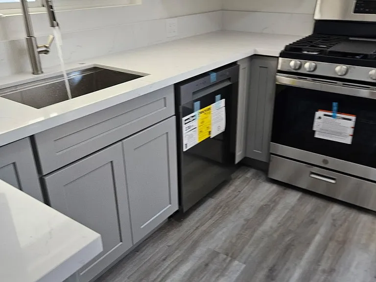 1529 Newport Ave #1 — Photo 9