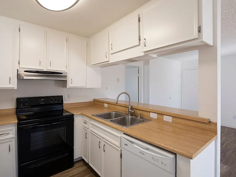 Fireside Village Apartments — Photo 6