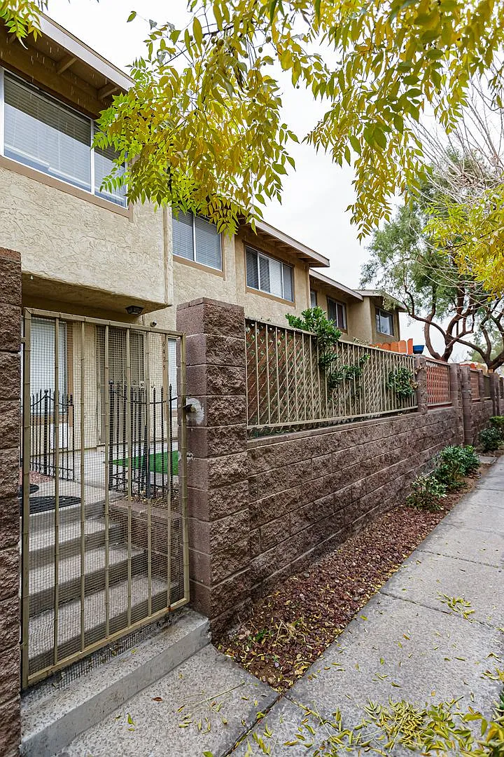 Beautiful townhome — Photo 1