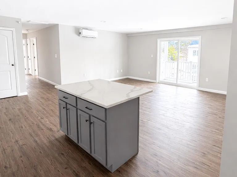 18 Luzerne Rd #Q — Photo 7