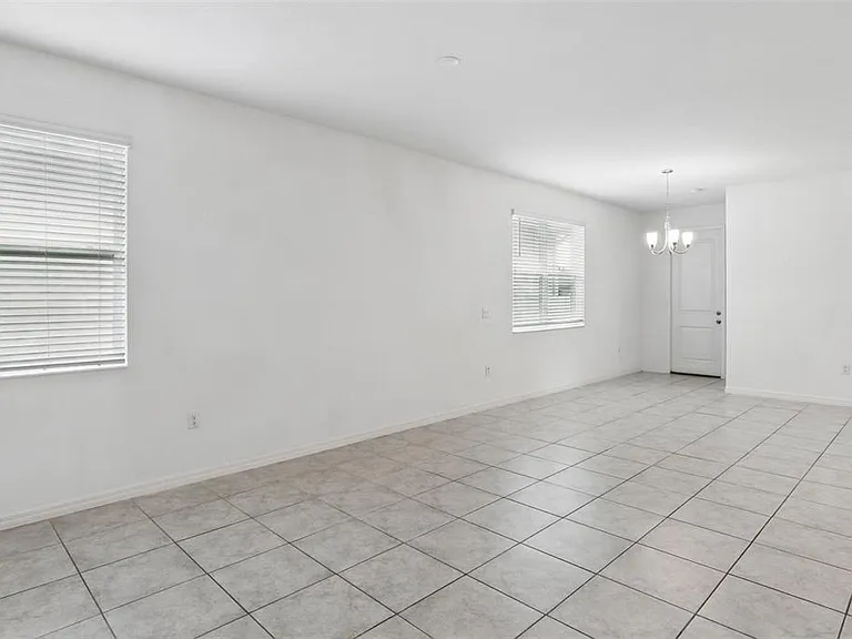 1187 Papaya Cir — Photo 8