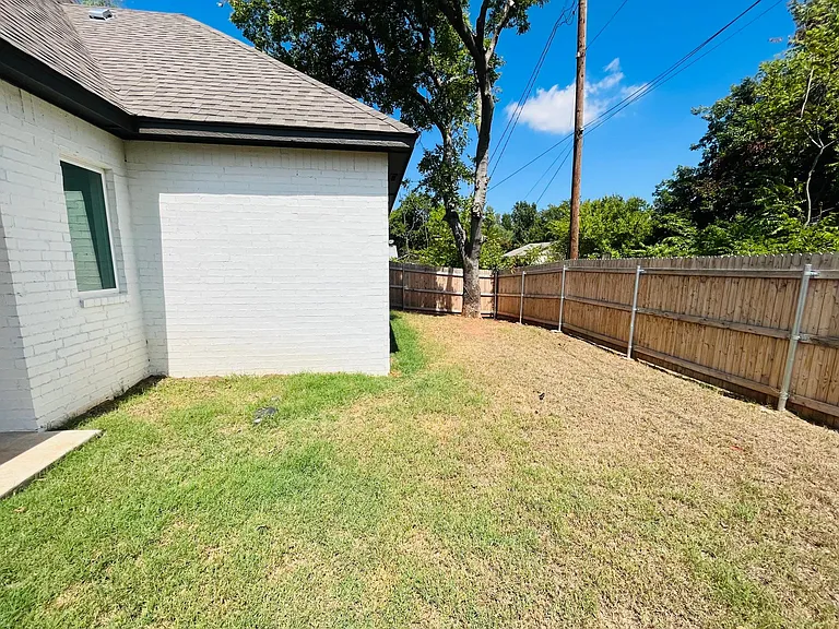 4108 N Indiana Ave — Photo 41