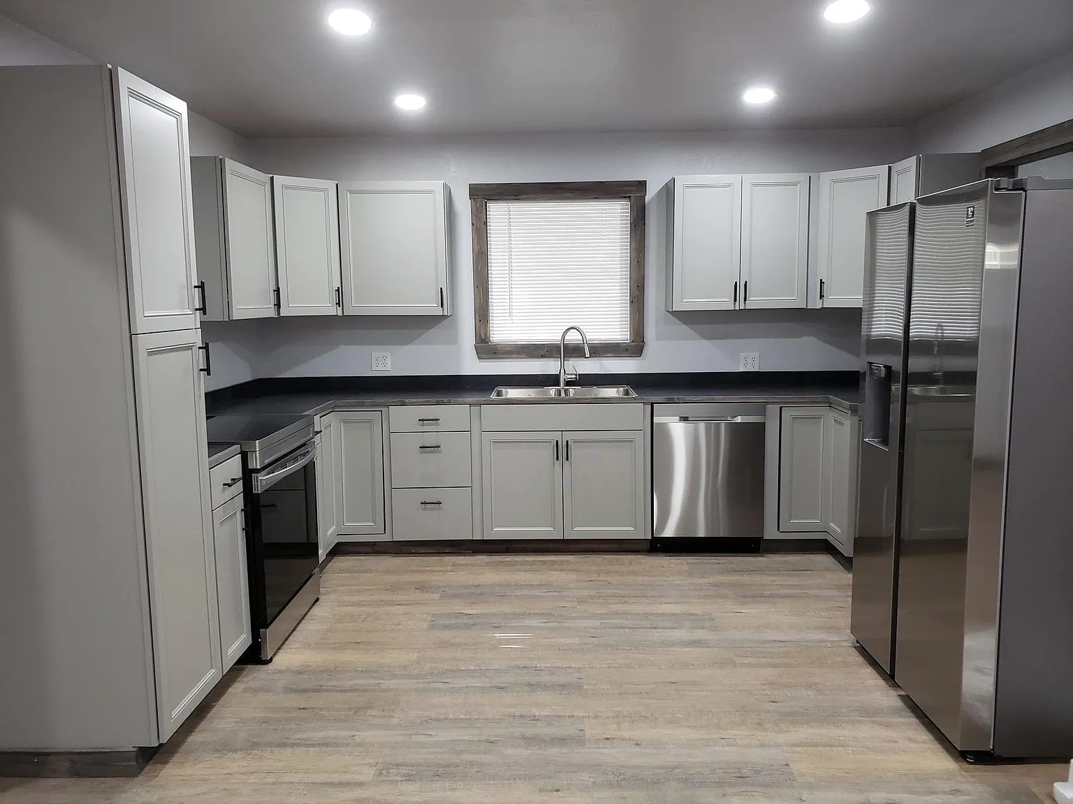 2 bed, 950 sqft, $1,100 — Photo 1