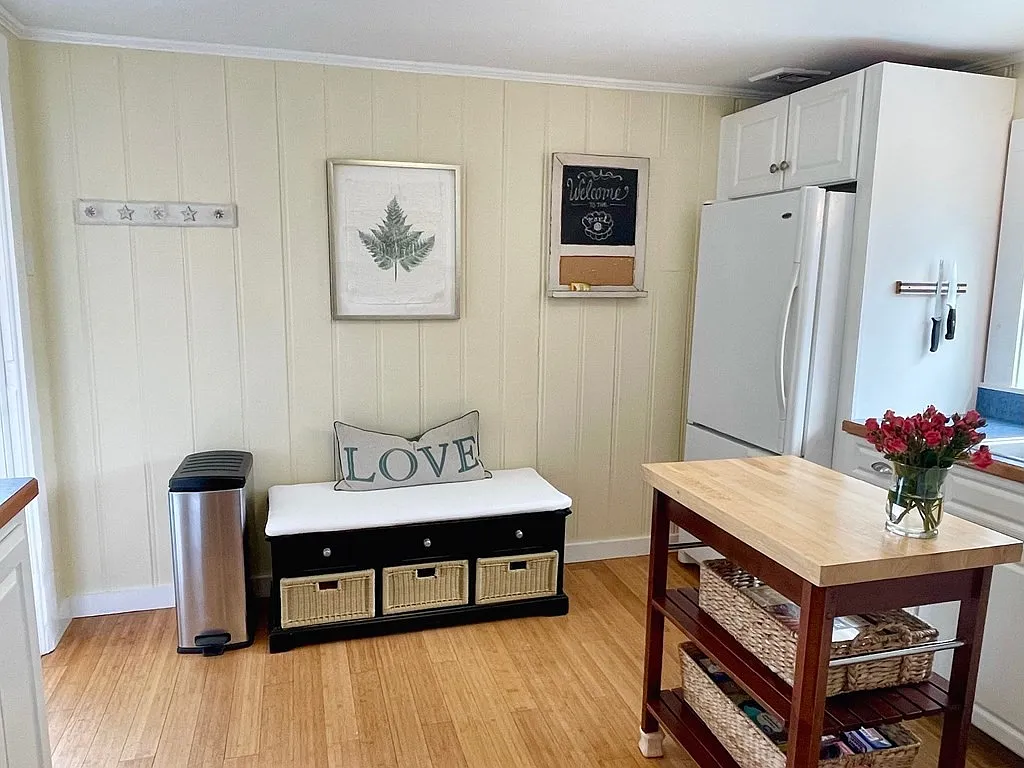 2 bed, 1.0 bath, 700 sqft, $2,300 — Photo 2