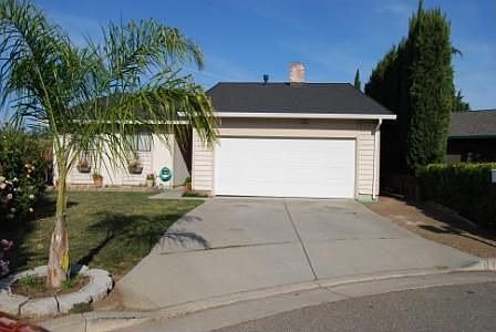1st image of 466 Sunnybrook Ct